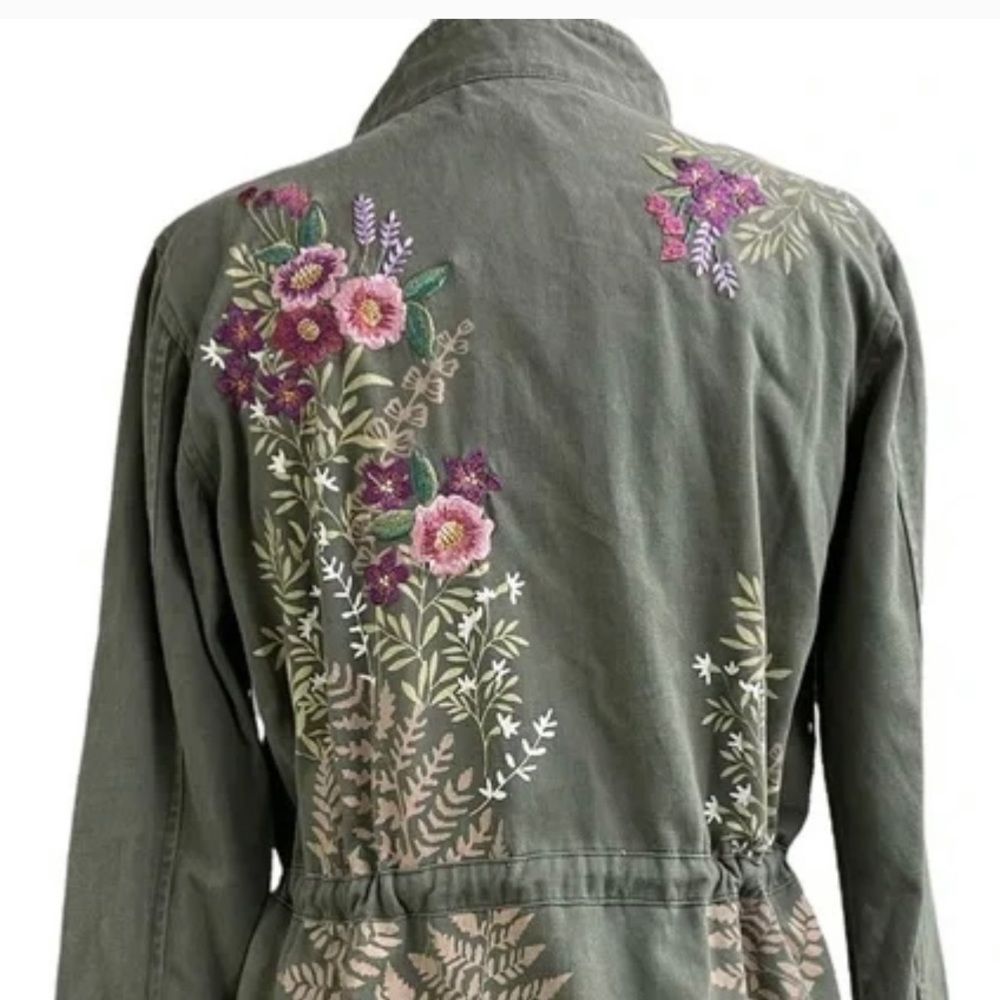 Sheryl crow olive jacket